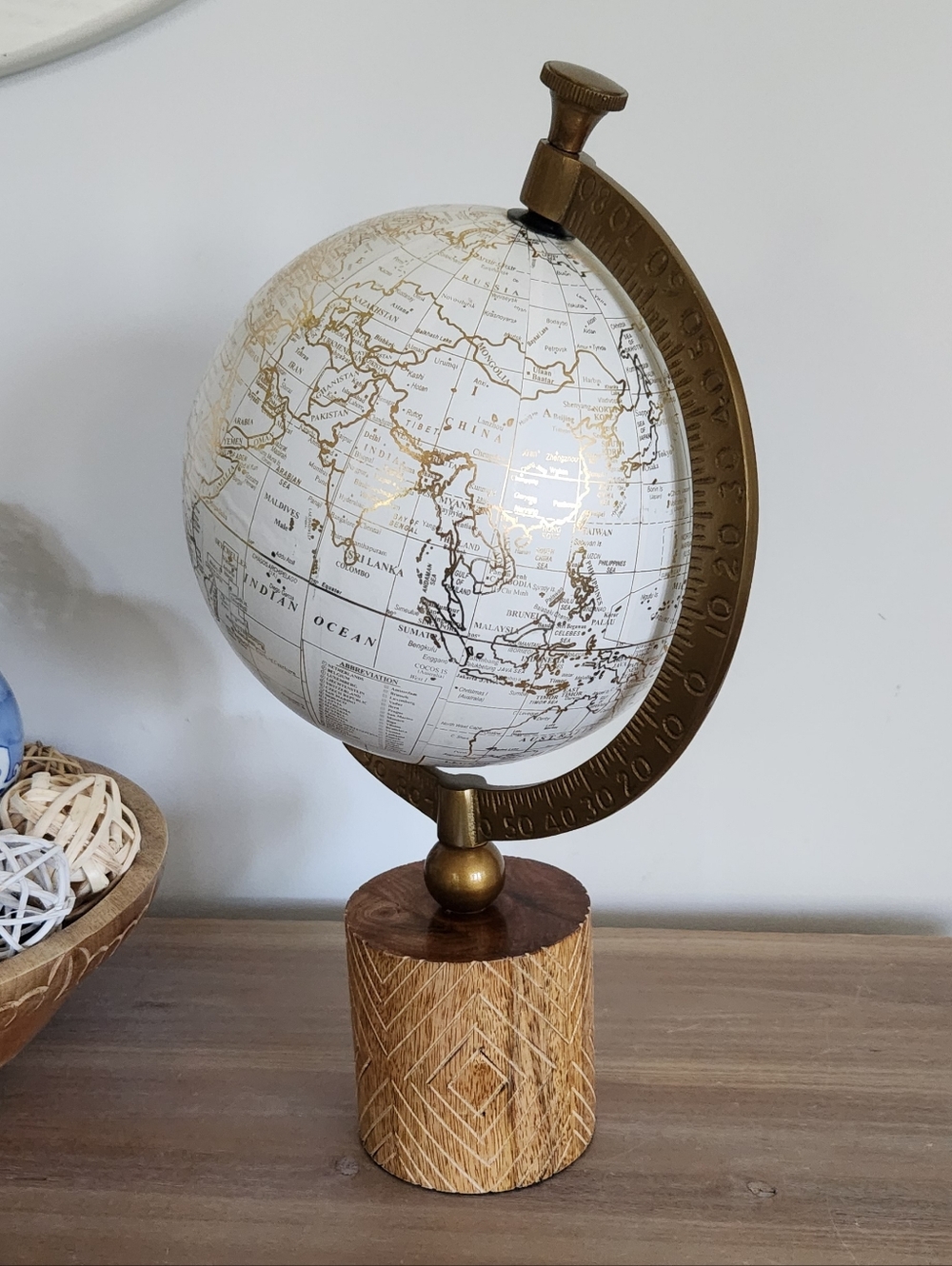 ​🌎 Elegant White & Gold Decorative Desktop Globe 15 Inches Tall Executive Look - Picture 6 of 16